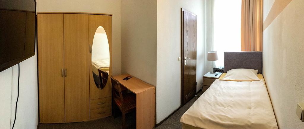 Hotel Haus Wagner Frechen Exteriör bild