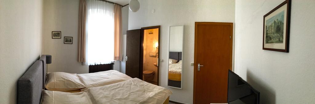 Hotel Haus Wagner Frechen Exteriör bild